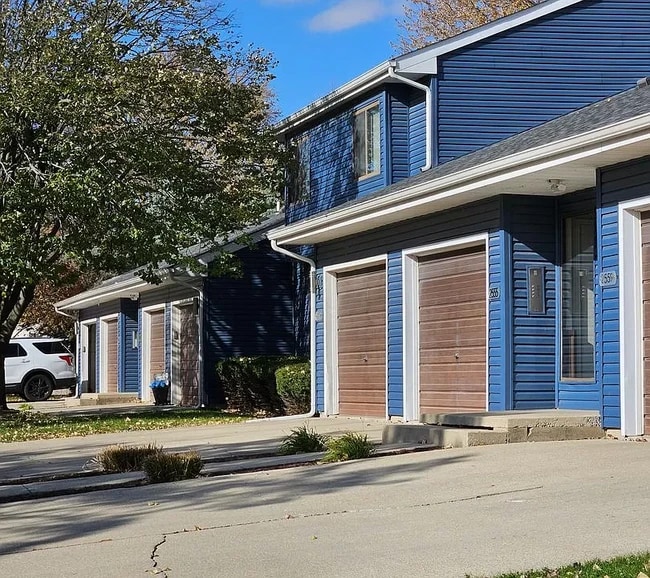 2555 Clayton Blvd in Champaign, IL - Building Photo - Building Photo