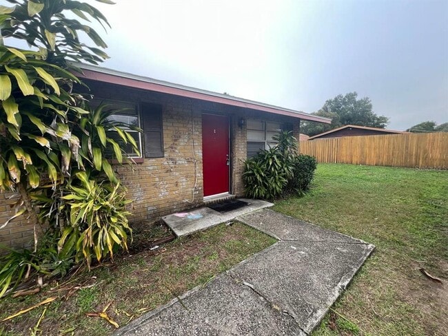 9406 Eastfield Rd in Thonotosassa, FL - Building Photo - Building Photo