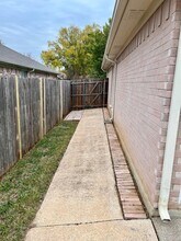 2805 Yorkfield Ct in Arlington, TX - Building Photo - Building Photo