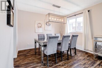 3025 Oslo Crescent in Mississauga, ON - Building Photo - Building Photo