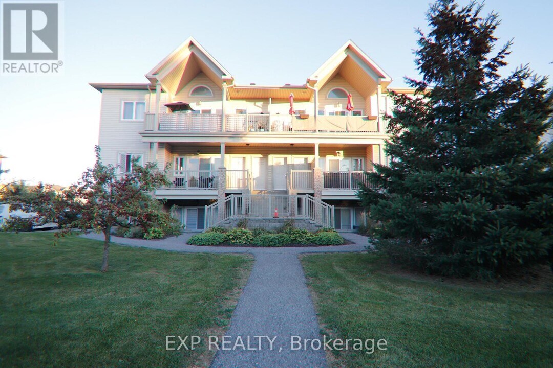 137 Harthill Way in Ottawa, ON - Building Photo