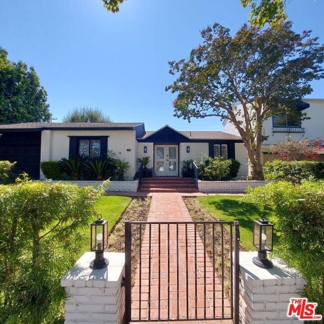 341 S Rodeo Dr in Beverly Hills, CA - Building Photo - Building Photo