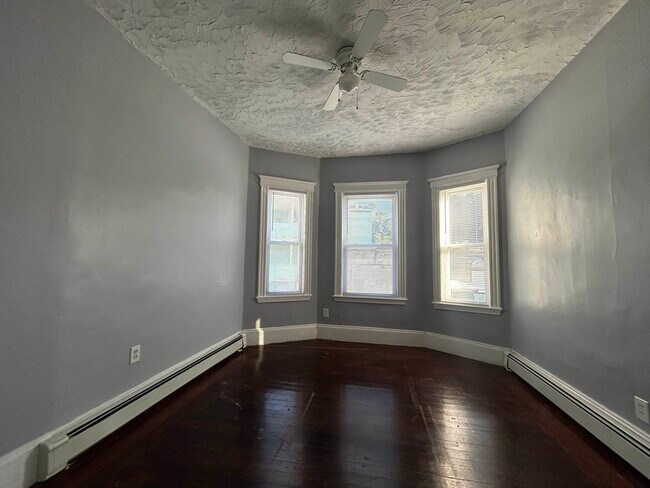 279 Broadway in Somerville, MA - Building Photo - Building Photo