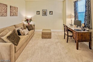 9415 Piacere Way in Naples, FL - Building Photo