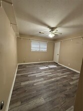 10227 Gulf Meadows Dr in Houston, TX - Foto de edificio - Building Photo
