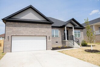 3013 Silver Charm Ct in Richmond, KY - Building Photo - Building Photo