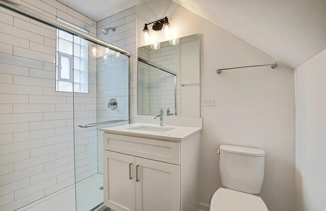 1244 N Bosworth Ave in Chicago, IL - Building Photo - Building Photo