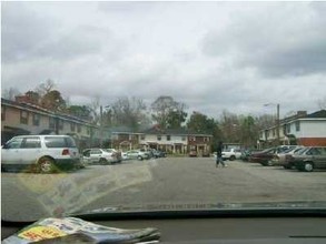 Townhouse Square in Mobile, AL - Building Photo - Building Photo