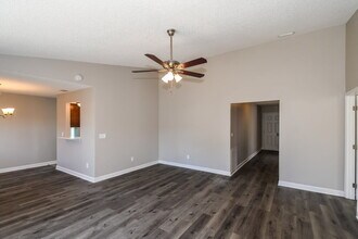 7974 Amandas Crossing Dr E in Jacksonville, FL - Building Photo - Building Photo