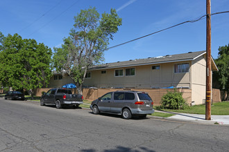 Aspen Gardens in Fresno, CA - Building Photo - Primary Photo