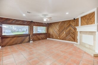 726 Parkhill St in Channelview, TX - Building Photo - Building Photo