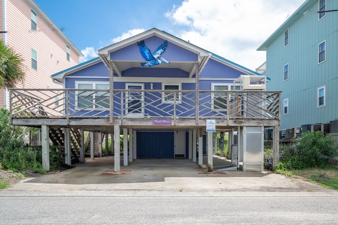 403 Carolina Beach Ave S in Carolina Beach, NC - Building Photo