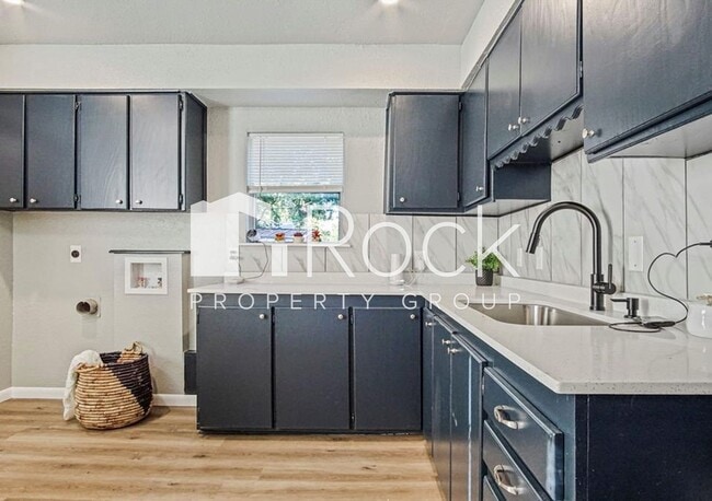 521 E Douglas Dr in Midwest City, OK - Building Photo - Building Photo