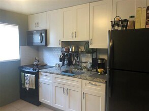 839 NW 14th Way in Fort Lauderdale, FL - Building Photo - Building Photo