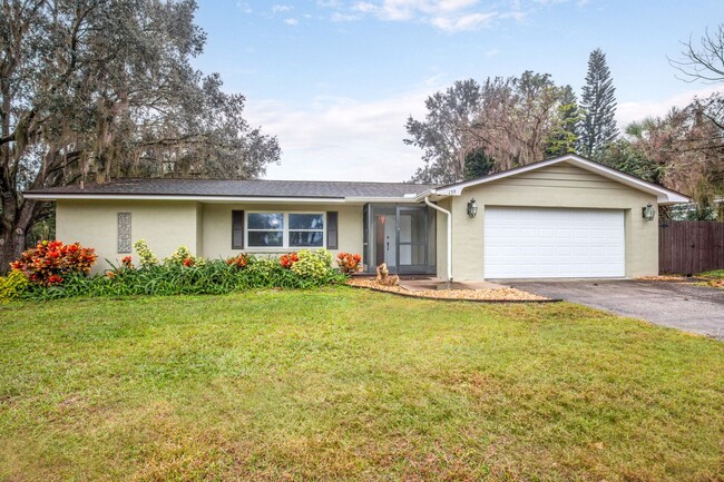 property at 129 E Laurel Ave