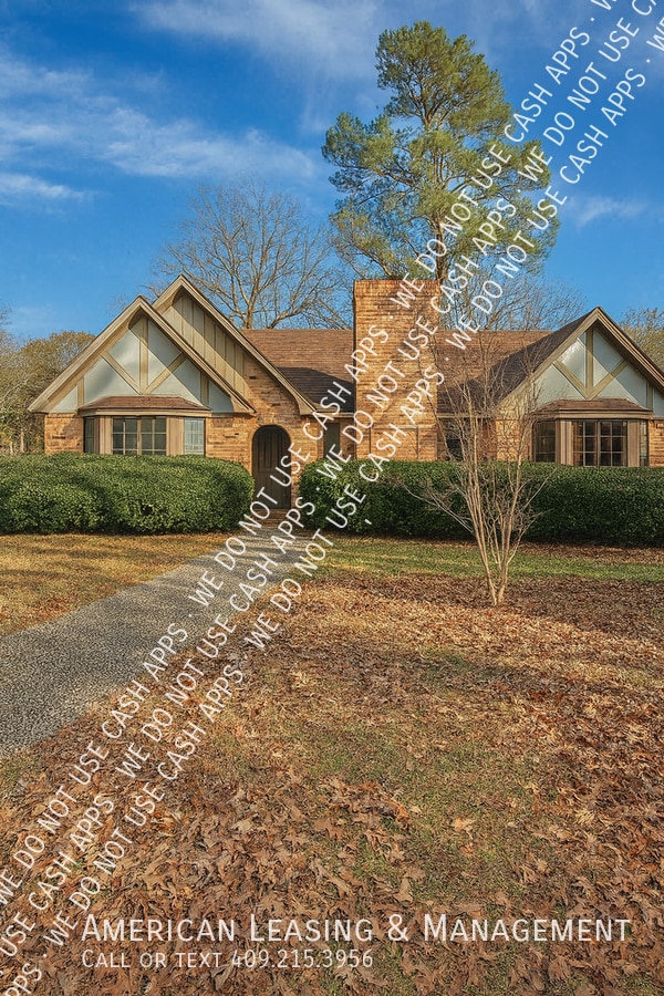 property at 8 La Costa Cir