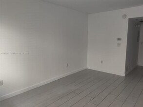 740 Meridian Ave in Miami Beach, FL - Building Photo - Building Photo