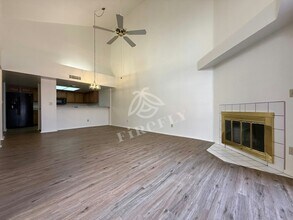 1111 W Summit Pl in Chandler, AZ - Building Photo - Building Photo