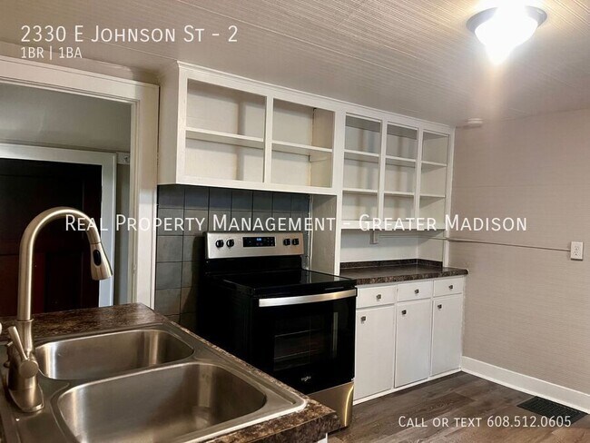 2330 E Johnson St in Madison, WI - Building Photo - Building Photo