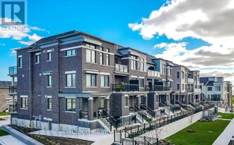 36B Lookout Dr in Bowmanville, ON - Building Photo