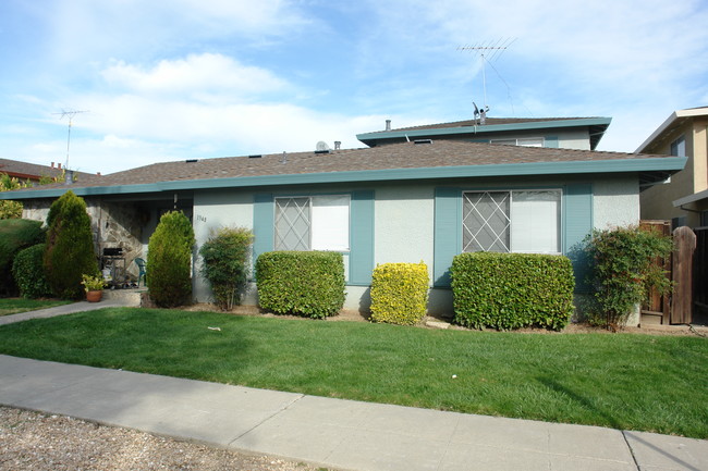 1348 Essex Way in San Jose, CA - Building Photo - Building Photo