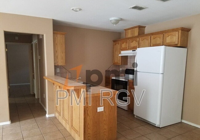 1014 French Ave in Edinburg, TX - Foto de edificio - Building Photo