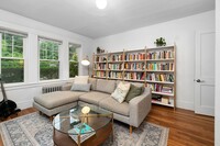 139 Forest Hills St, Unit #1 in Boston, MA - Building Photo - Building Photo