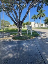 8515 Sunrise Lakes Blvd in Sunrise, FL - Building Photo - Building Photo