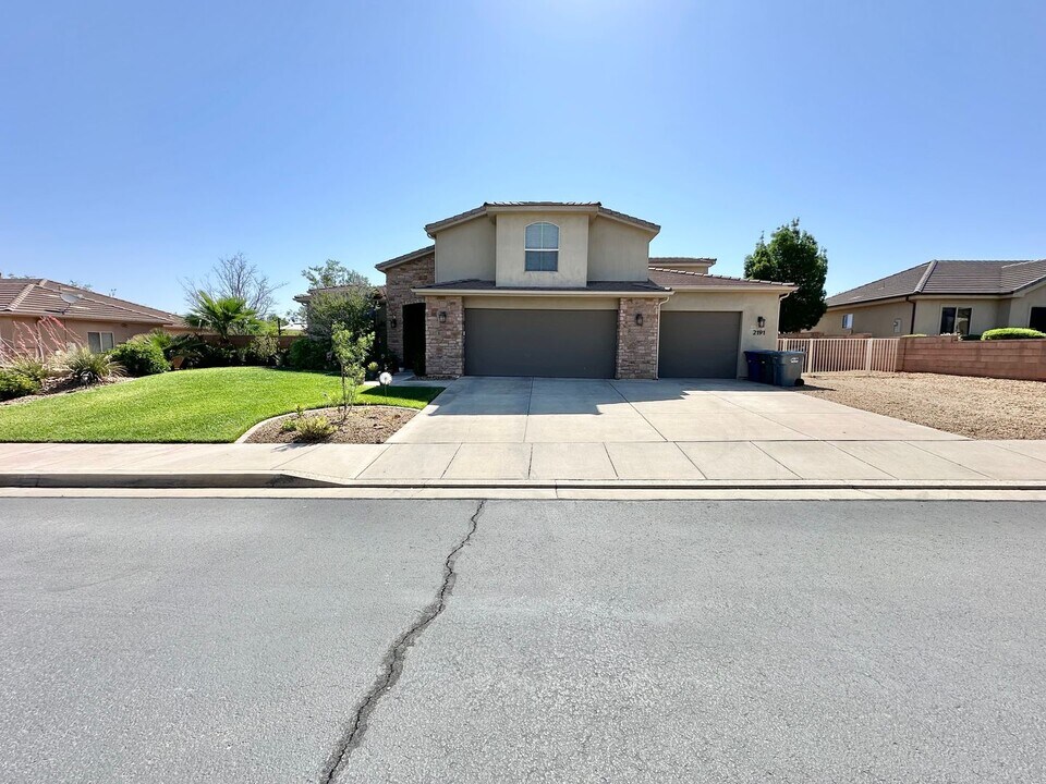 2191 S 1300 W in Saint George, UT - Building Photo