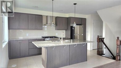 143 Ridge Rd in Cambridge, ON - Building Photo - Building Photo
