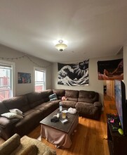 171 Walnut St, Unit 2 in Somerville, MA - Building Photo - Building Photo