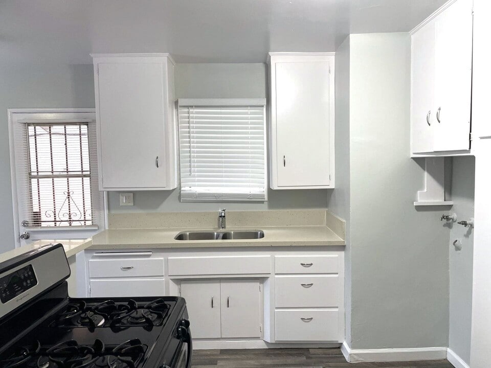 12013-12015.5-120155 Walnut St in Norwalk, CA - Building Photo