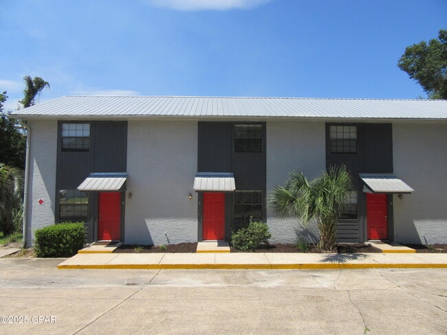 2750 W 12th St in Panama City, FL - Building Photo - Building Photo