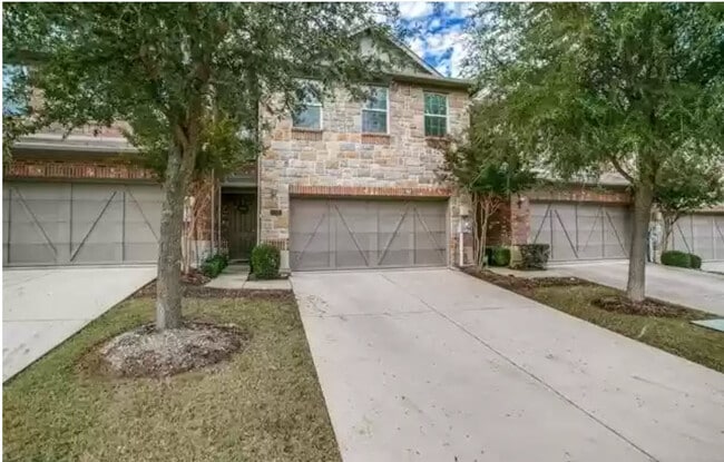 property at 2249 Salado Dr