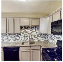 3870 Tulsa Way in Fort Worth, TX - Foto de edificio - Building Photo