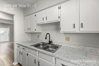 2069 SW 36th St in Topeka, KS - Building Photo - Building Photo