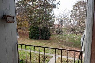 108 Ephesus Church Rd, Unit 512 in Chapel Hill, NC - Foto de edificio - Building Photo
