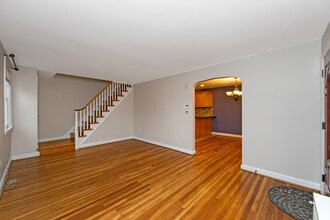 204 Greenbriar Ln in Havertown, PA - Building Photo - Building Photo