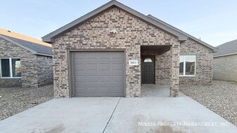 7403 5th St in Lubbock, TX - Building Photo
