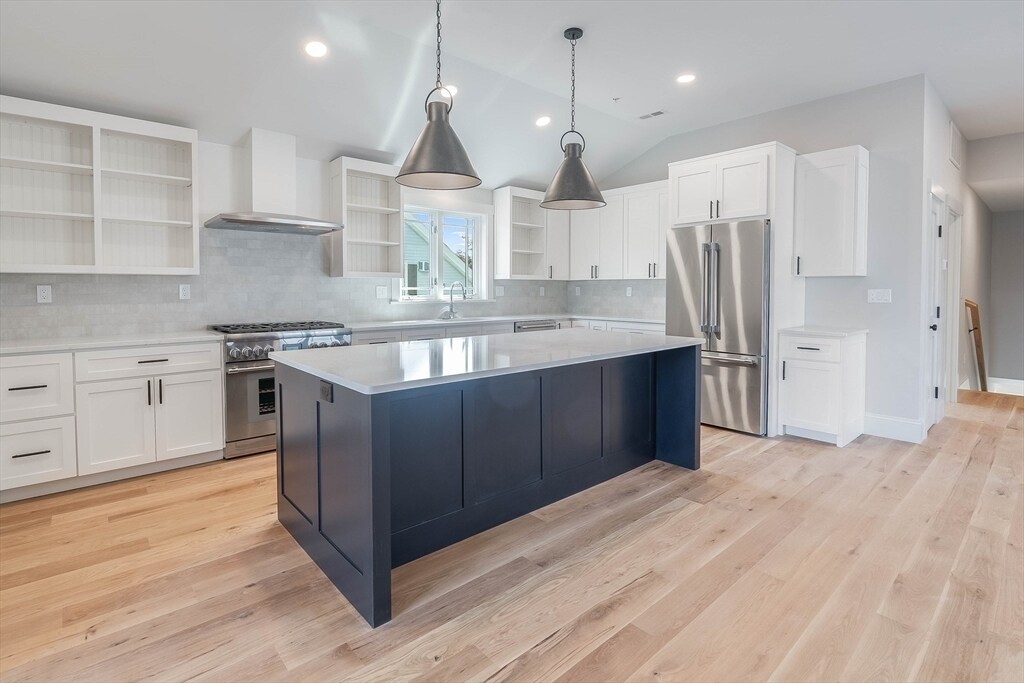 2 Punchard Ave in Andover, MA - Building Photo