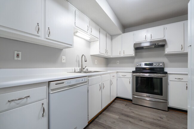 816-818 Rubel Ave in Louisville, KY - Foto de edificio - Interior Photo