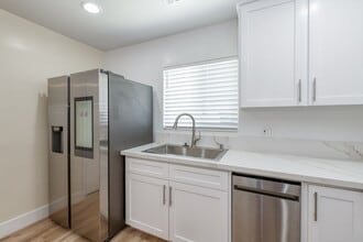 2111 Tulare St in Selma, CA - Building Photo - Building Photo