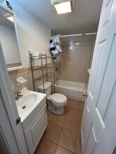 27 Ware St, Unit #B2 in Cambridge, MA - Foto de edificio - Building Photo