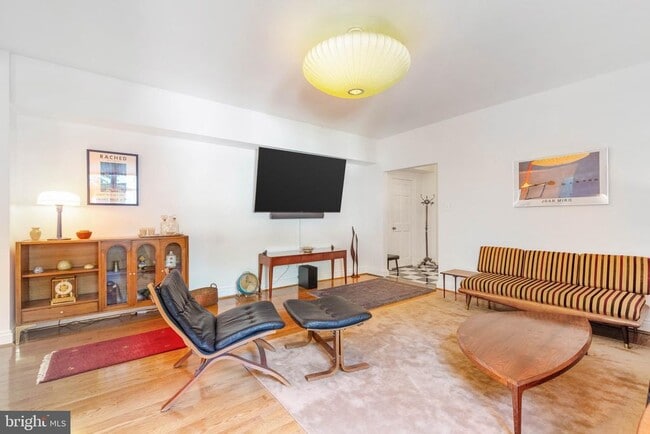 3100 Connecticut Ave NW in Washington, DC - Building Photo - Building Photo