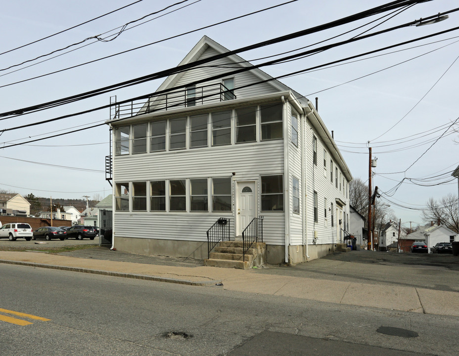 161 School St in Waltham, MA - Foto de edificio