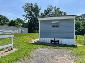 1707 Reynolds Rd in Lakeland, FL - Building Photo