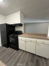 686 E Cottonwood Rd, Unit 11 in Palm Springs, CA - Building Photo - Building Photo