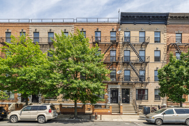 2153 Pacific St in Brooklyn, NY - Foto de edificio - Building Photo