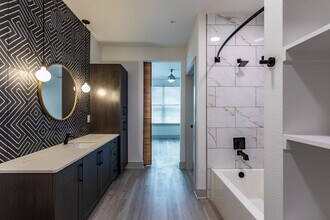 Bishop North in Dallas, TX - Foto de edificio - Interior Photo