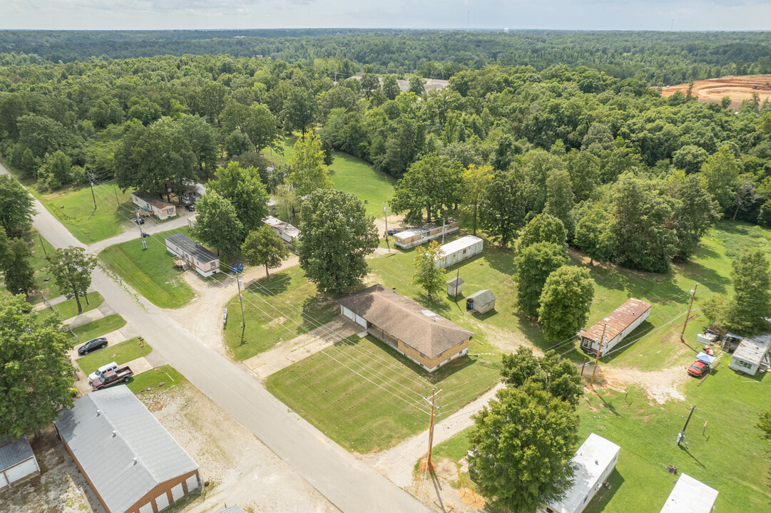 2747 Hickman Rd in Poplar Bluff, MO - Building Photo